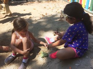 learning spanish through games during the summer camp in Madrid